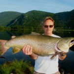 Ørret på 9,5 kilo tatt under garnfisket i august - en fisk som kan gi viktige svar i framtidens arbeid for å styren storaurestammen